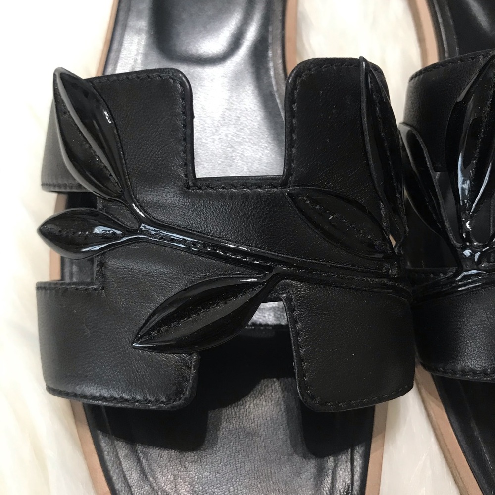 {Hermès} Oran Black Leaves Sandals - Picture 4 of 8